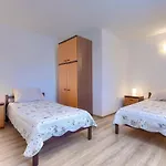 펜션 Lancin By Interhome Divšići