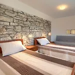 Lancin By Interhome بيت للعطل
