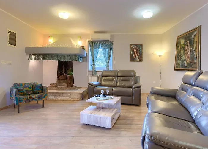 Lancin By Interhome * Divšići
